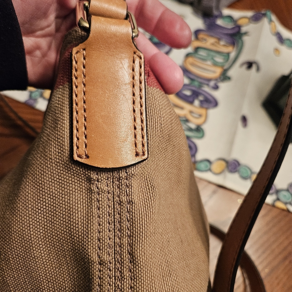 Burberry Ashby Bucket bag - Picture 8 of 12